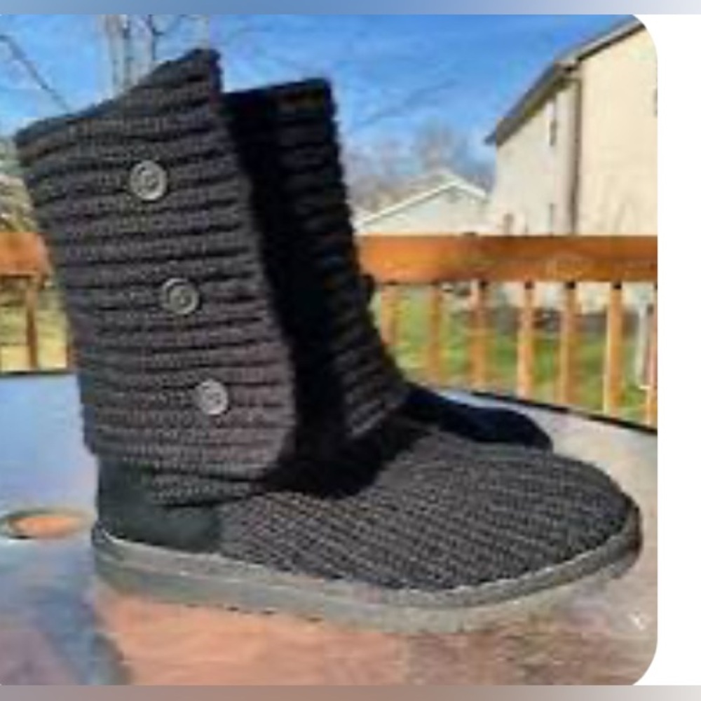 Black Uggs